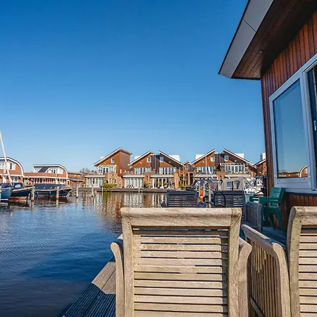 Houseboat Woude 6 Persons Alpstuga *