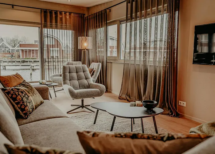 Houseboat Woude 6 Persons