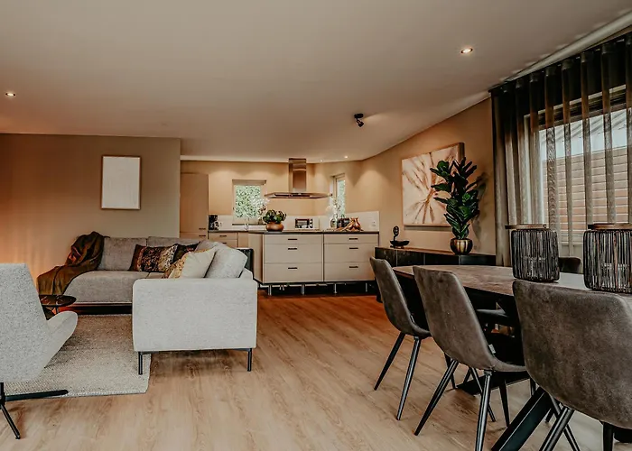 Houseboat Woude 6 Persons Chalet Uitgeest