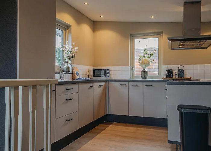 Chalet Houseboat Woude 6 Persons *