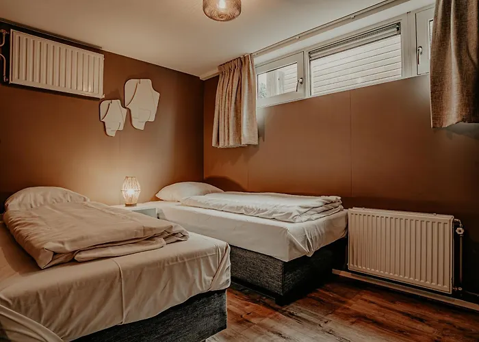 Houseboat Woude 6 Persons * Uitgeest