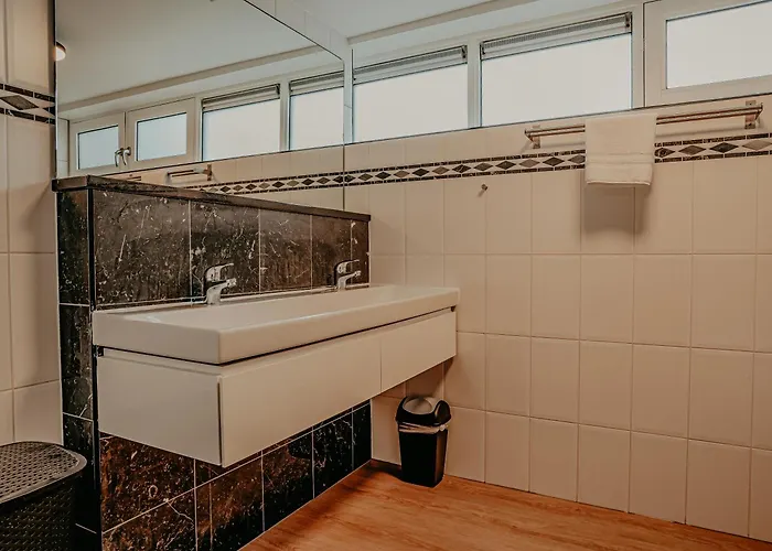 Chalet Houseboat Woude 6 Persons