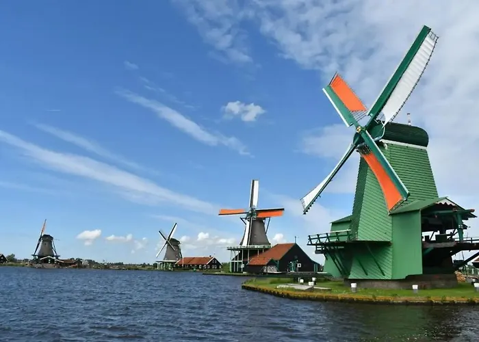 Houseboat Woude 6 Persons Chalet Uitgeest